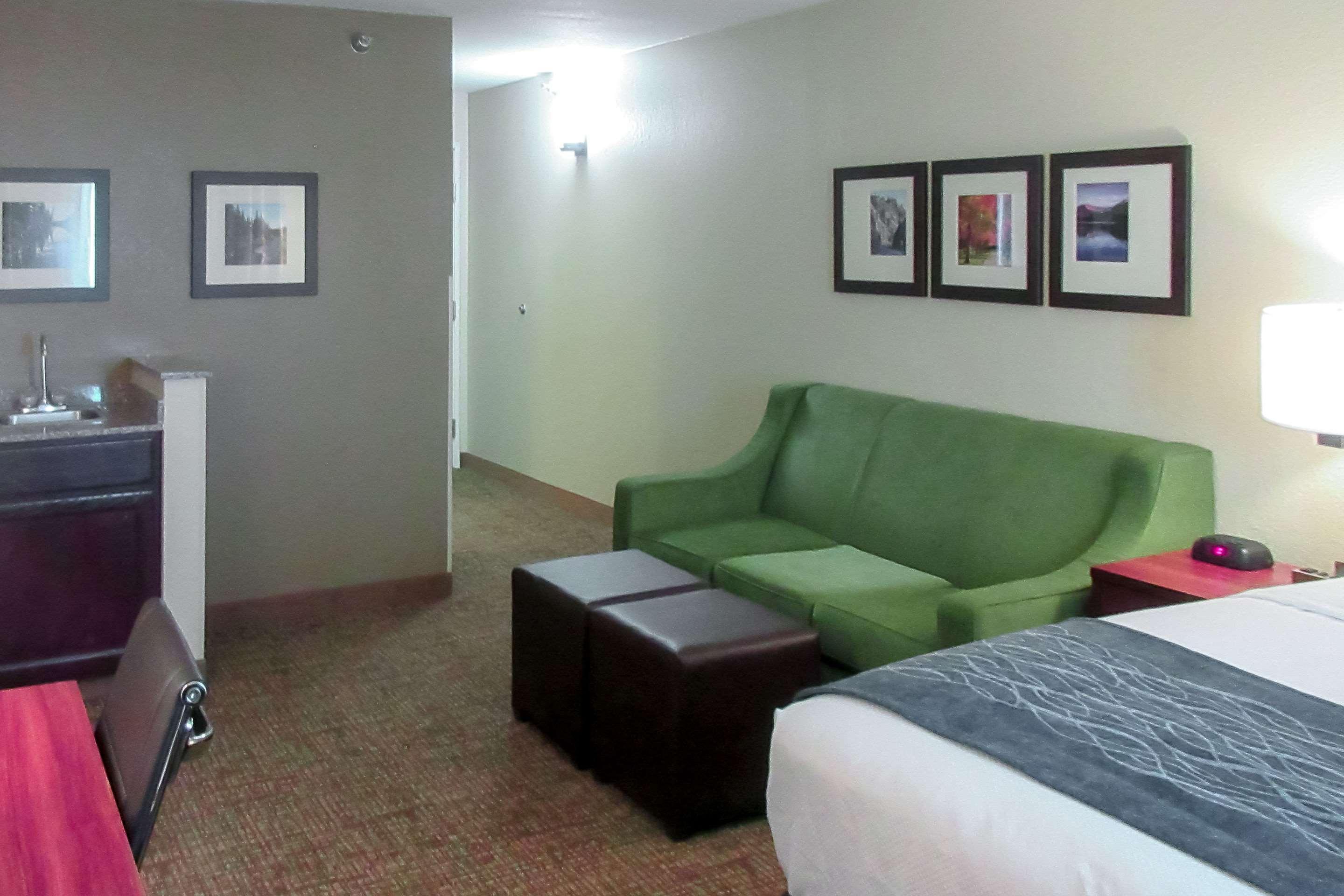 Comfort Inn & Suites Pueblo Exterior foto