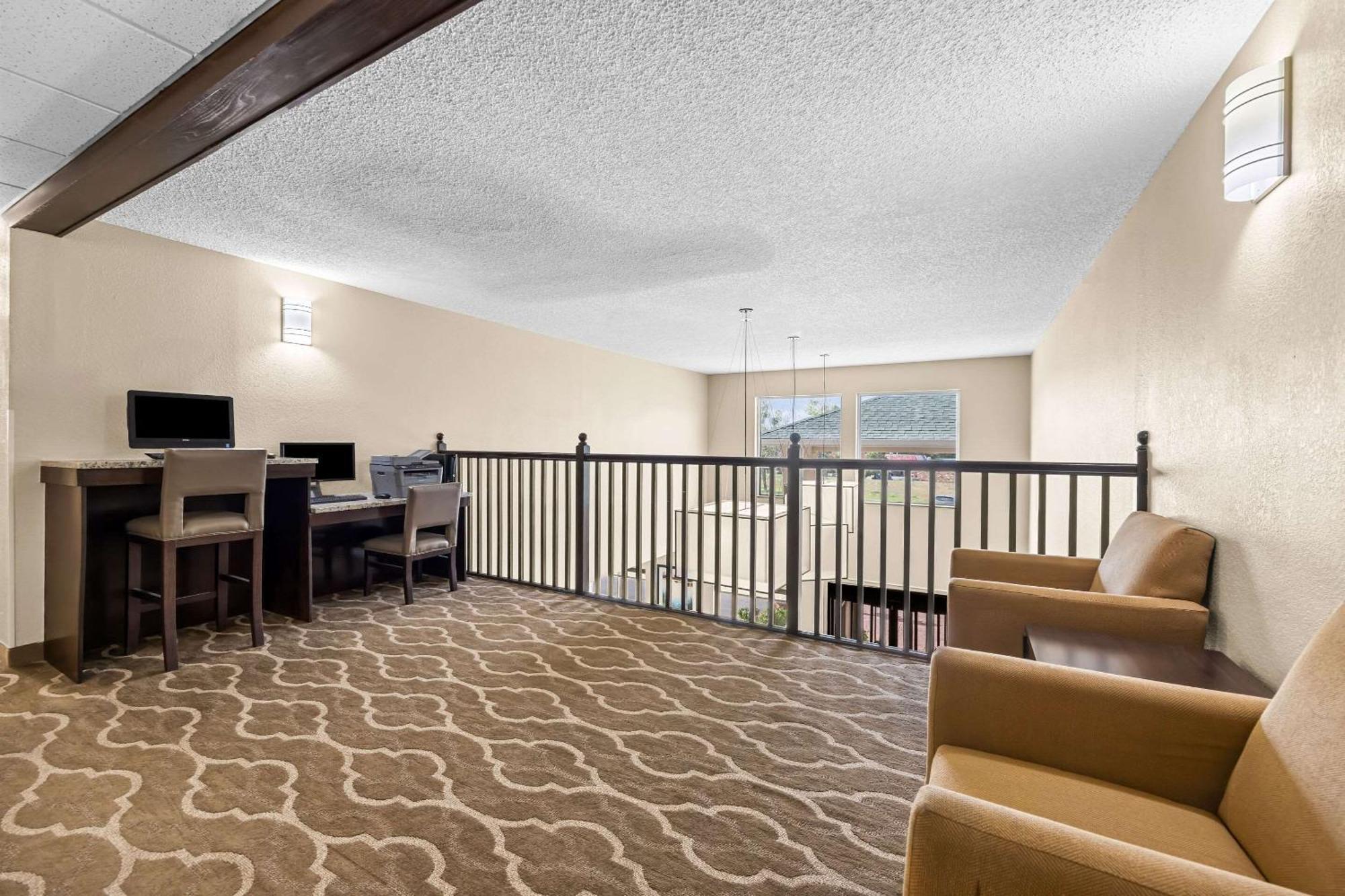Comfort Inn & Suites Pueblo Exterior foto
